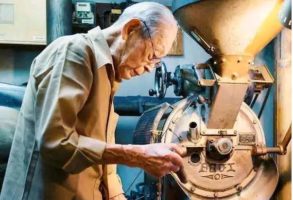 日本“咖啡之神”关口一郎去世(图1) 日本“咖啡之神”关口一郎去世(图1)